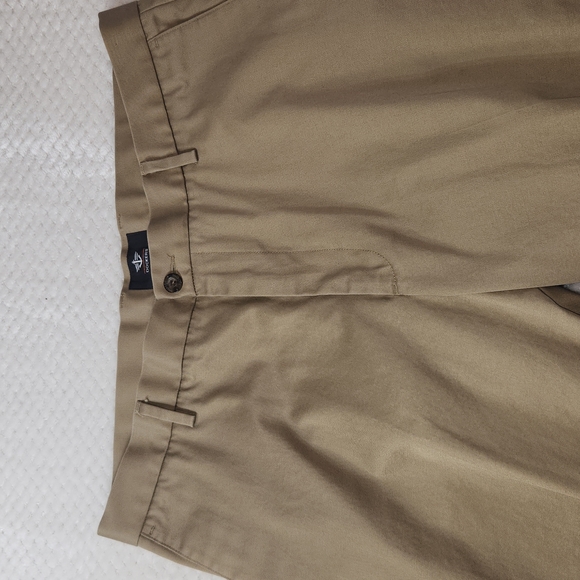 DOCKERS CLASSIC FIT MENS PANTS.     SIZE 38×30 KHAKI COLOR - Picture 4 of 11